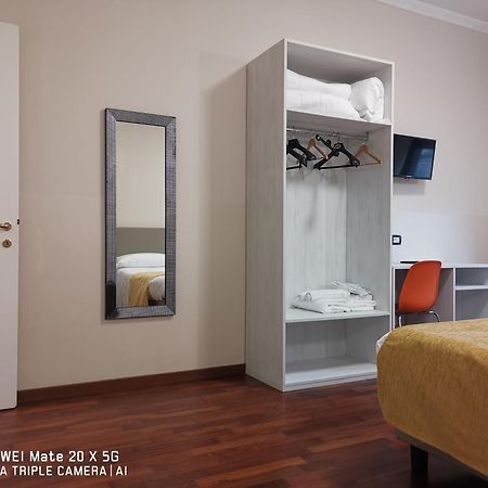 Guesthouse Central Station Group - Via Sammartini 15 Milan Luaran gambar