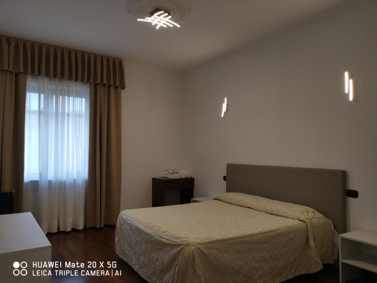 Guesthouse Central Station Group - Via Sammartini 15 Milan Luaran gambar