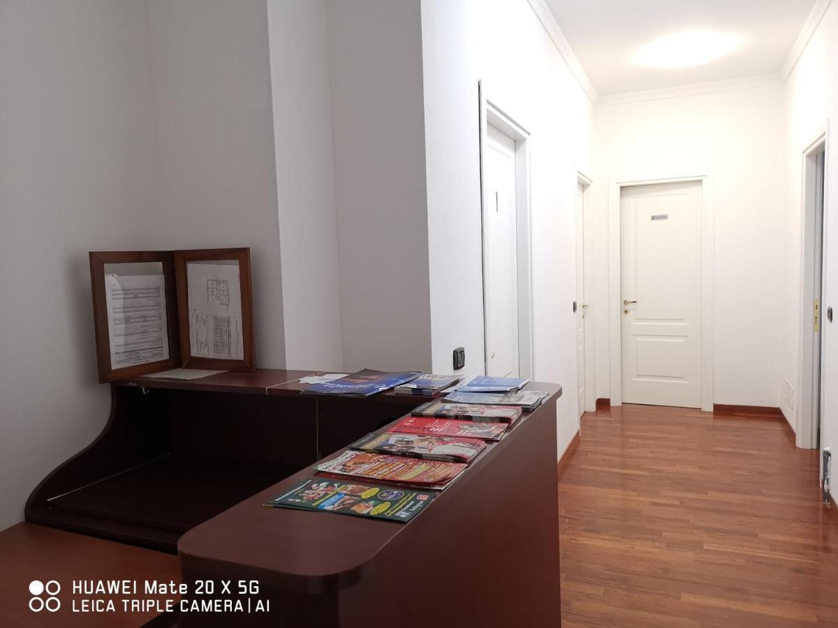 Guesthouse Central Station Group - Via Sammartini 15 Milan Luaran gambar