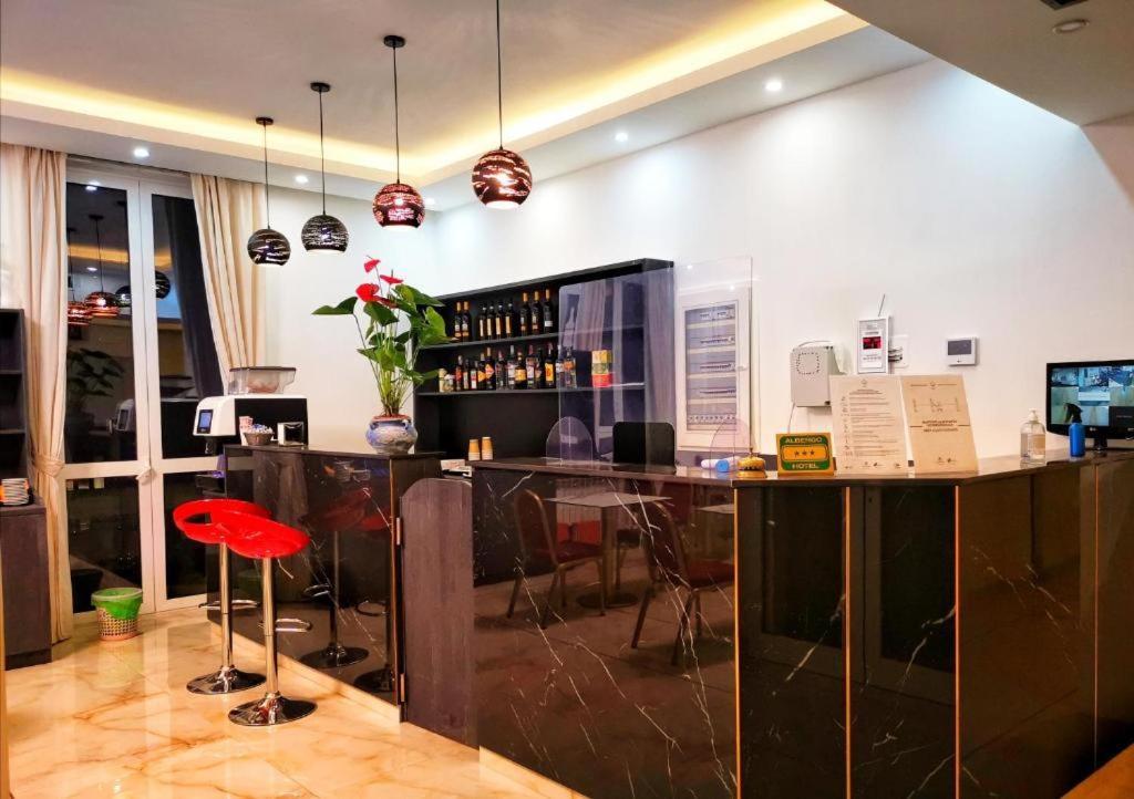 Guesthouse Central Station Group - Via Sammartini 15 Milan Luaran gambar