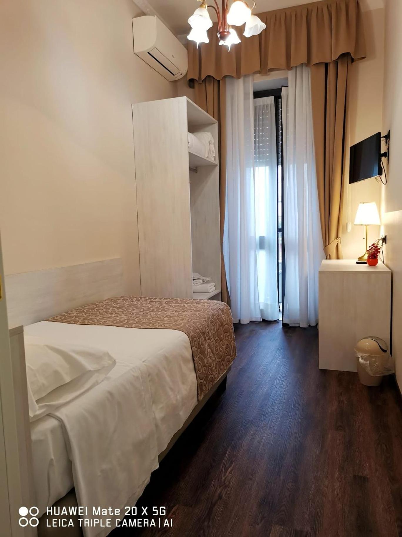 Guesthouse Central Station Group - Via Sammartini 15 Milan Luaran gambar